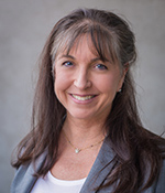 Headshot Holley Moyes